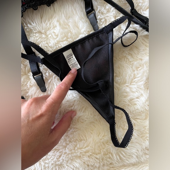 Tapestry & Venice Trim Corset & Matching G-String! - Picture 8 of 8